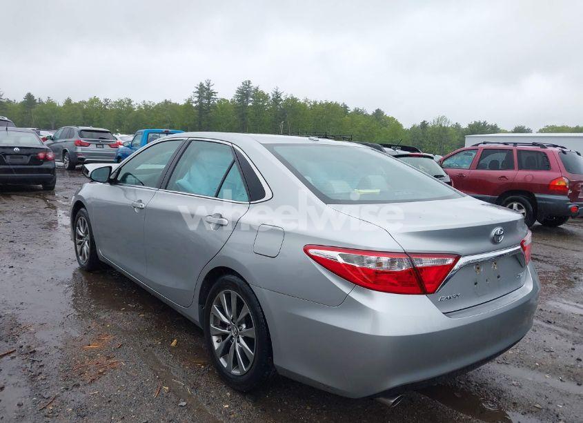 Photo 3 of 2015 Toyota Camry XLE V6 (VIN 4T1BK1FK1FU555831)