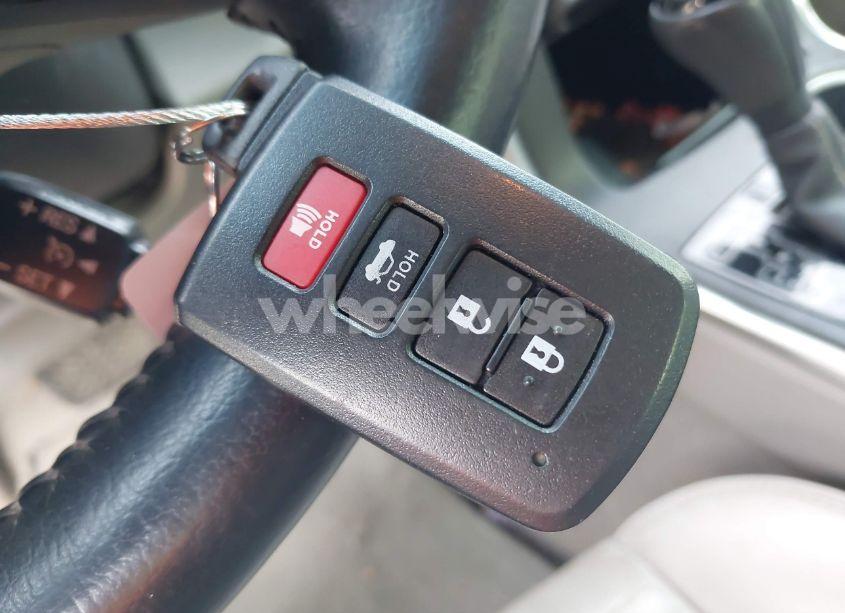 Photo 11 of 2015 Toyota Camry XLE V6 (VIN 4T1BK1FK1FU562889)