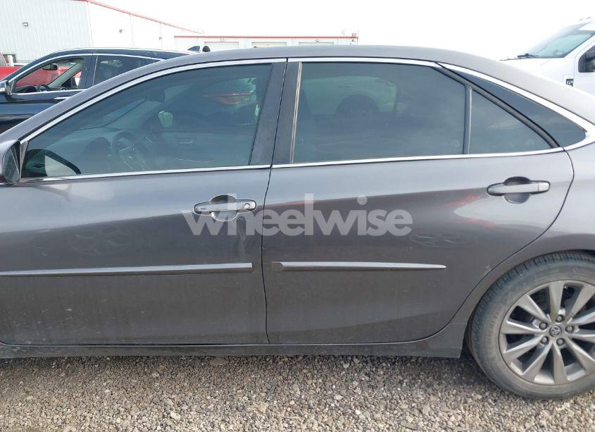 Photo 15 of 2015 Toyota Camry XLE V6 (VIN 4T1BK1FK1FU562889)