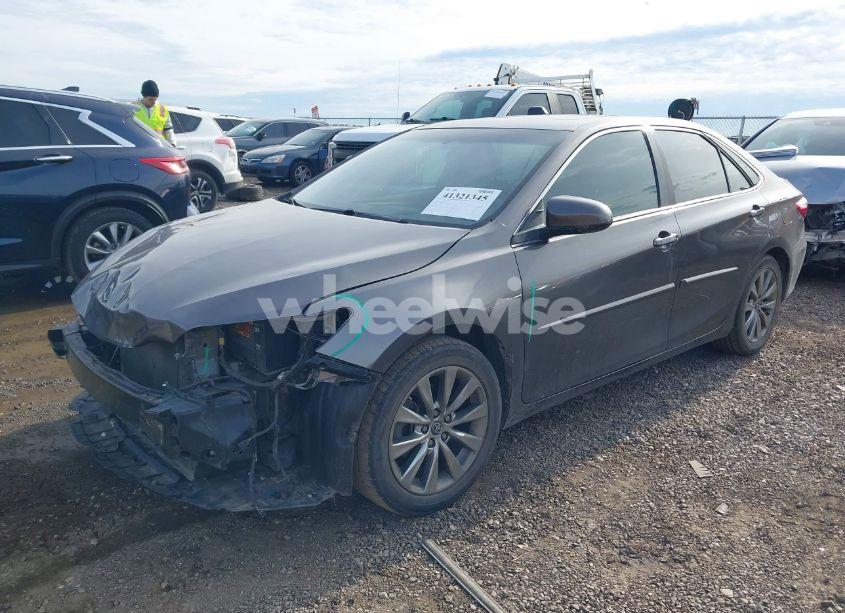 Photo 2 of 2015 Toyota Camry XLE V6 (VIN 4T1BK1FK1FU562889)