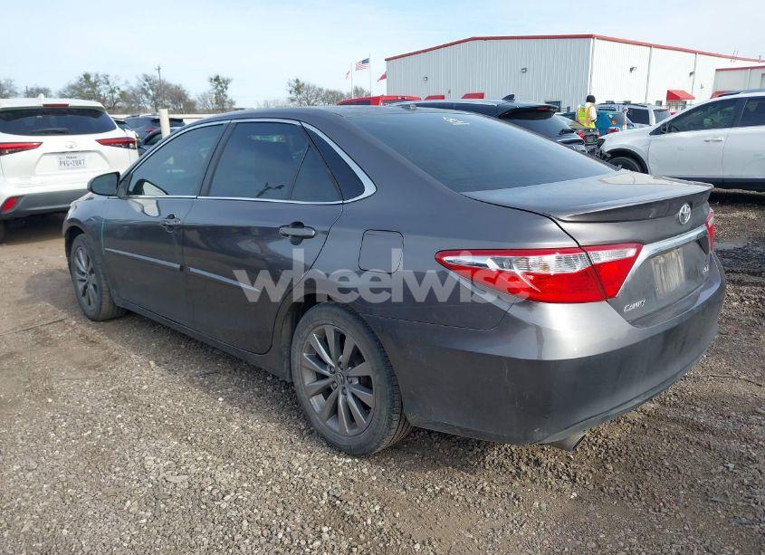 Photo 3 of 2015 Toyota Camry XLE V6 (VIN 4T1BK1FK1FU562889)