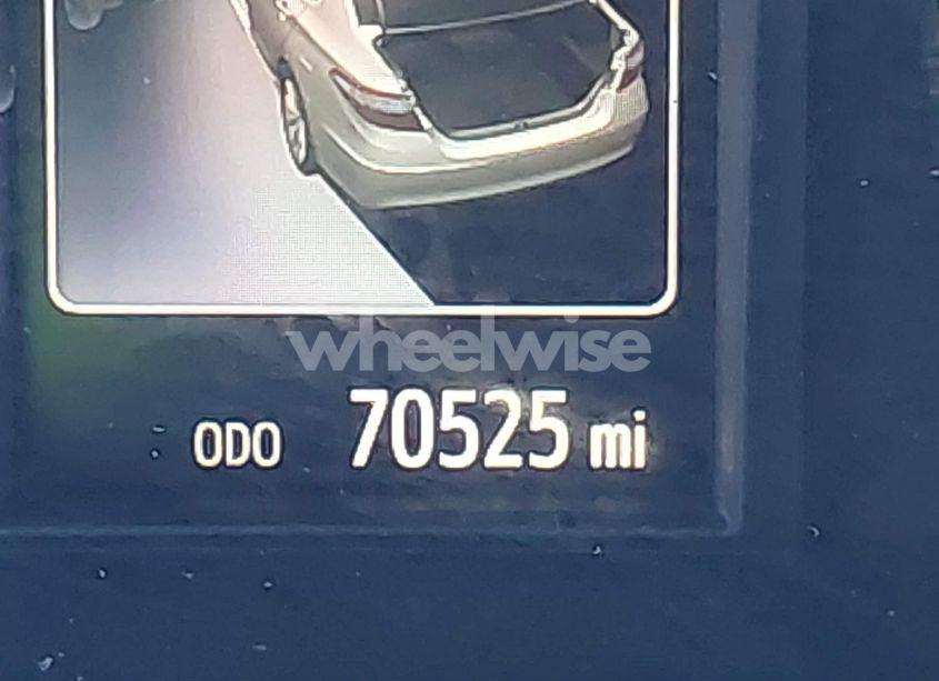 Photo 15 of 2016 Toyota Camry XLE V6 (VIN 4T1BK1FK1GU569780)