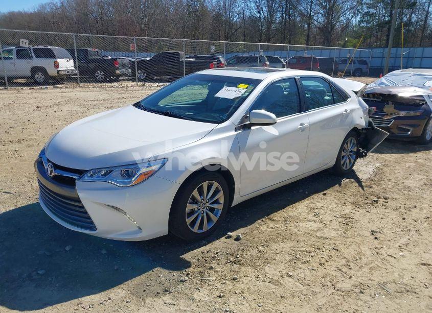 Photo 2 of 2016 Toyota Camry XLE V6 (VIN 4T1BK1FK1GU569780)