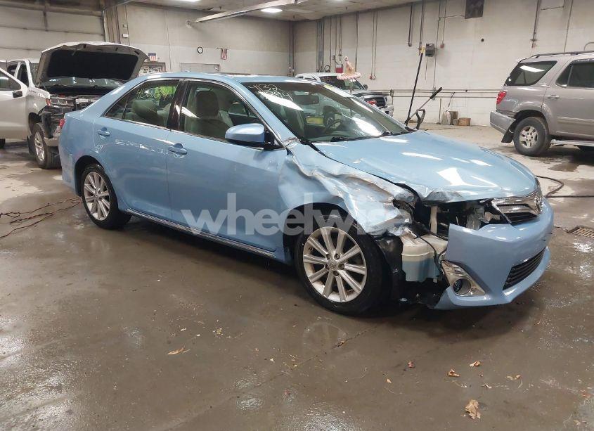 2013 Toyota Camry XLE V6 (VIN 4T1BK1FK2DU531535) main photo
