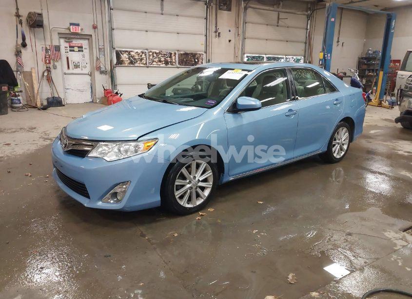 Photo 2 of 2013 Toyota Camry XLE V6 (VIN 4T1BK1FK2DU531535)