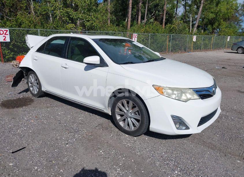 2013 Toyota Camry XLE V6 (VIN 4T1BK1FK2DU533091) main photo
