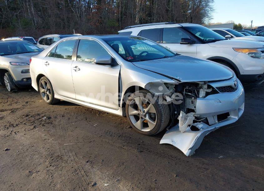2013 Toyota Camry SE V6 (VIN 4T1BK1FK2DU534130) main photo