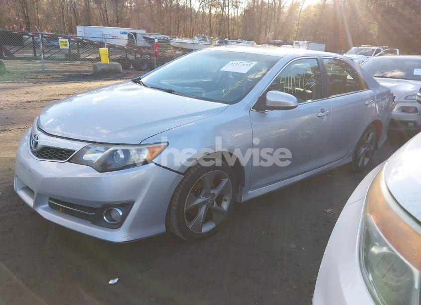 Photo 2 of 2013 Toyota Camry SE V6 (VIN 4T1BK1FK2DU534130)