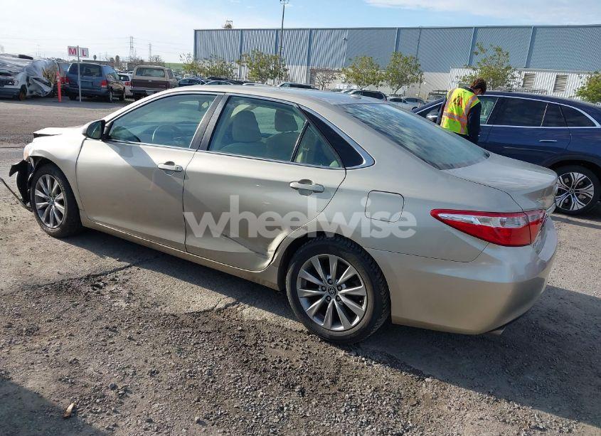 Photo 3 of 2015 Toyota Camry XLE V6 (VIN 4T1BK1FK2FU557359)