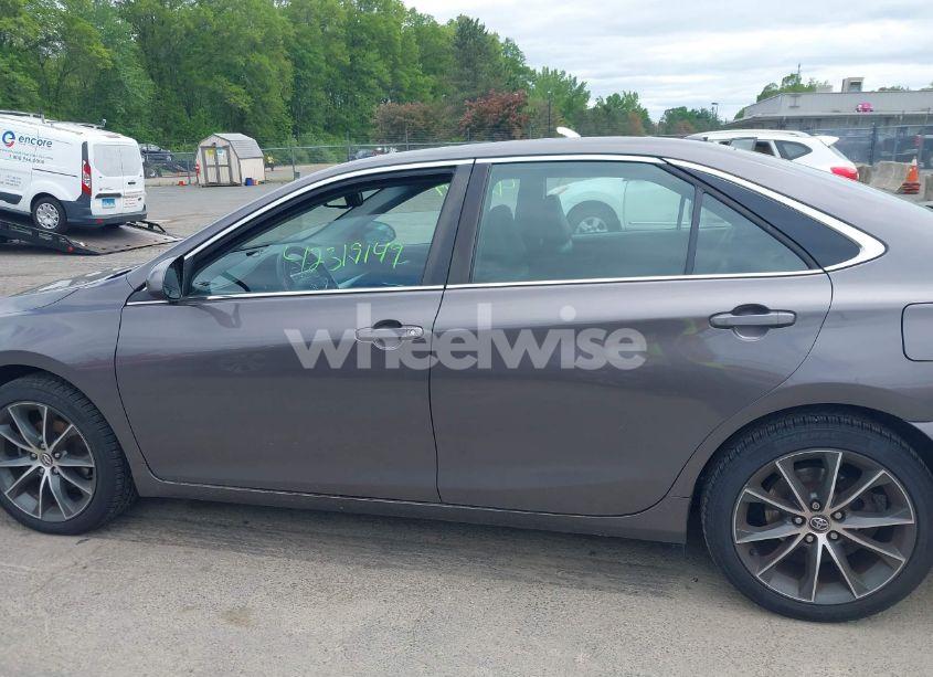 Photo 14 of 2015 Toyota Camry XSE V6 (VIN 4T1BK1FK2FU562836)