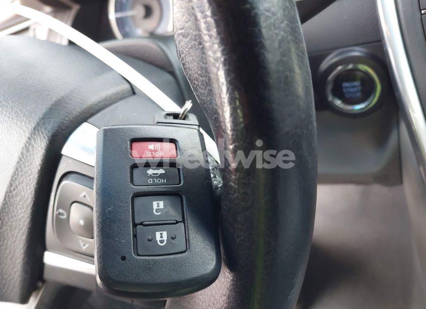 Photo 11 of 2016 Toyota Camry XLE V6 (VIN 4T1BK1FK2GU570484)