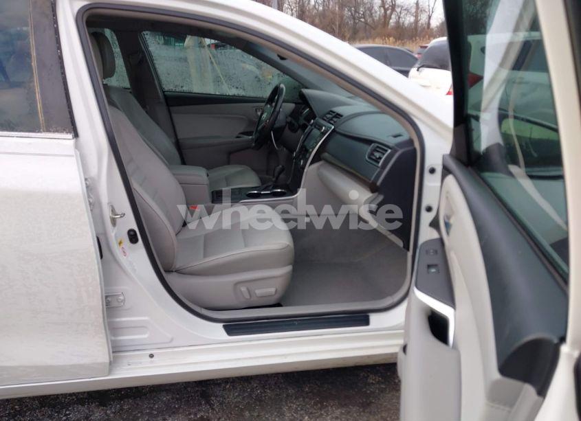 Photo 5 of 2016 Toyota Camry XLE V6 (VIN 4T1BK1FK2GU570484)