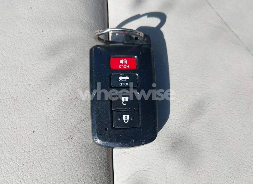 Photo 11 of 2012 Toyota Camry XLE V6 (VIN 4T1BK1FK3CU014114)