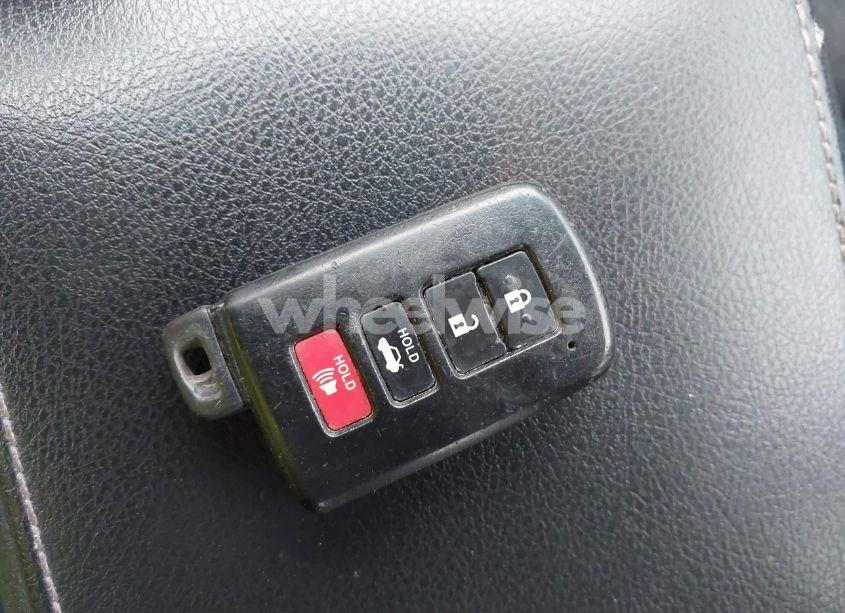 Photo 11 of 2012 Toyota Camry SE V6 (VIN 4T1BK1FK3CU017630)