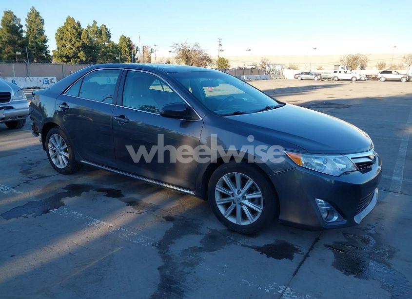 2013 Toyota Camry XLE V6 (VIN 4T1BK1FK3DU534640) main photo