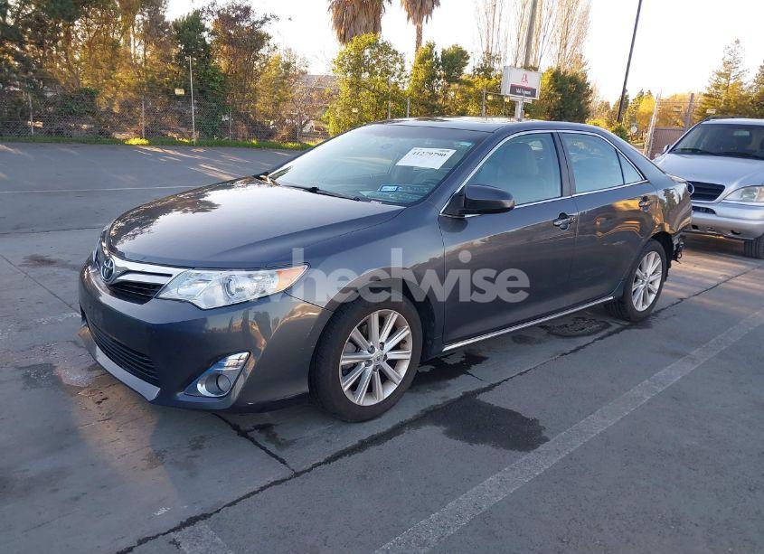 Photo 2 of 2013 Toyota Camry XLE V6 (VIN 4T1BK1FK3DU534640)