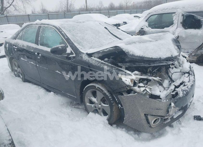 2014 Toyota Camry SE V6 (VIN 4T1BK1FK3EU026895) main photo