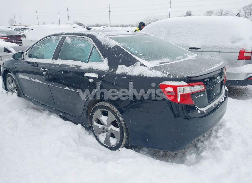 Photo 3 of 2014 Toyota Camry SE V6 (VIN 4T1BK1FK3EU026895)