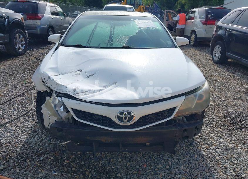 Photo 13 of 2014 Toyota Camry SE V6/XLE V6 (VIN 4T1BK1FK3EU027528)