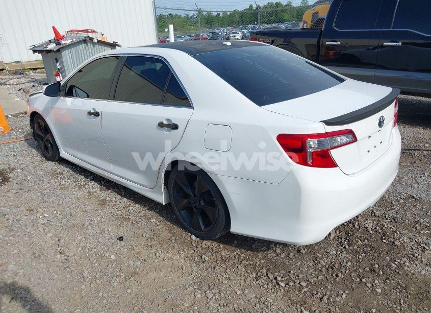 Photo 3 of 2014 Toyota Camry SE V6/XLE V6 (VIN 4T1BK1FK3EU027528)