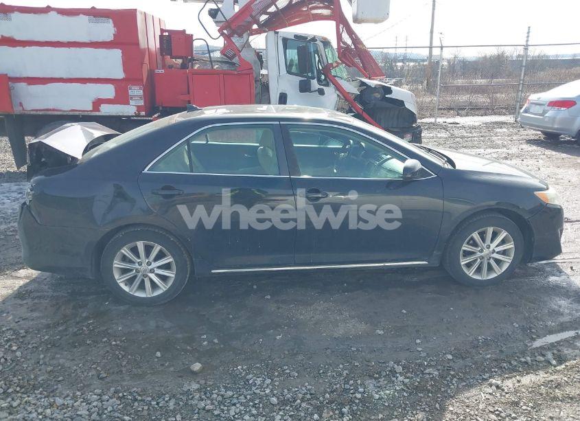 Photo 13 of 2014 Toyota Camry XLE V6 (VIN 4T1BK1FK3EU537670)