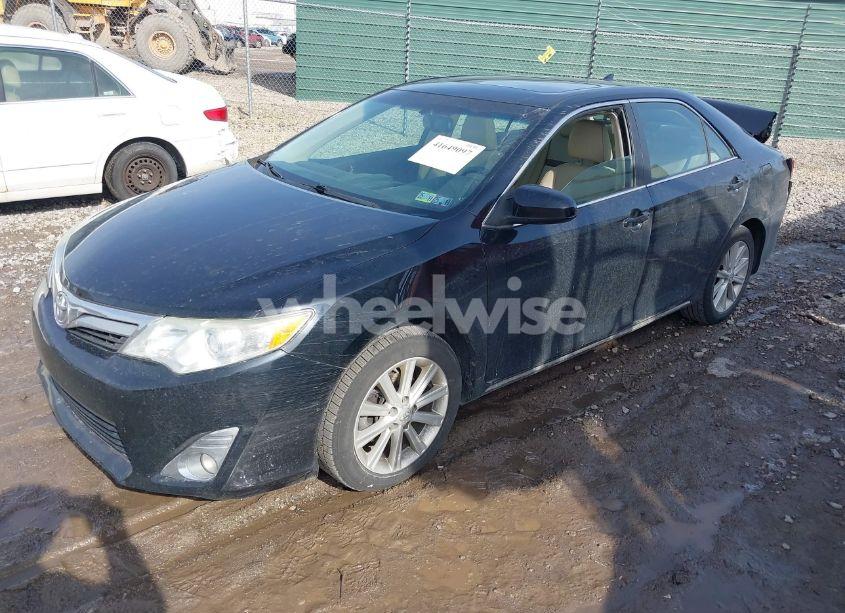 Photo 2 of 2014 Toyota Camry XLE V6 (VIN 4T1BK1FK3EU537670)