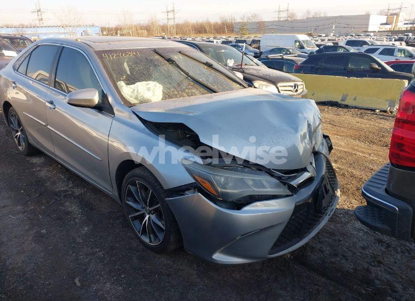 2015 Toyota Camry XSE V6 (VIN 4T1BK1FK3FU557497) main photo