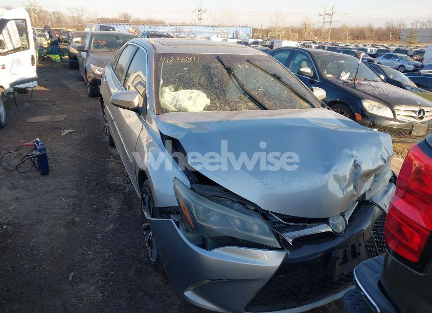 Photo 12 of 2015 Toyota Camry XSE V6 (VIN 4T1BK1FK3FU557497)