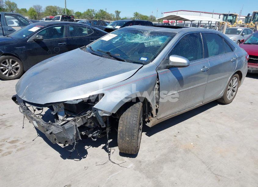 Photo 2 of 2015 Toyota Camry XLE V6 (VIN 4T1BK1FK3FU562859)