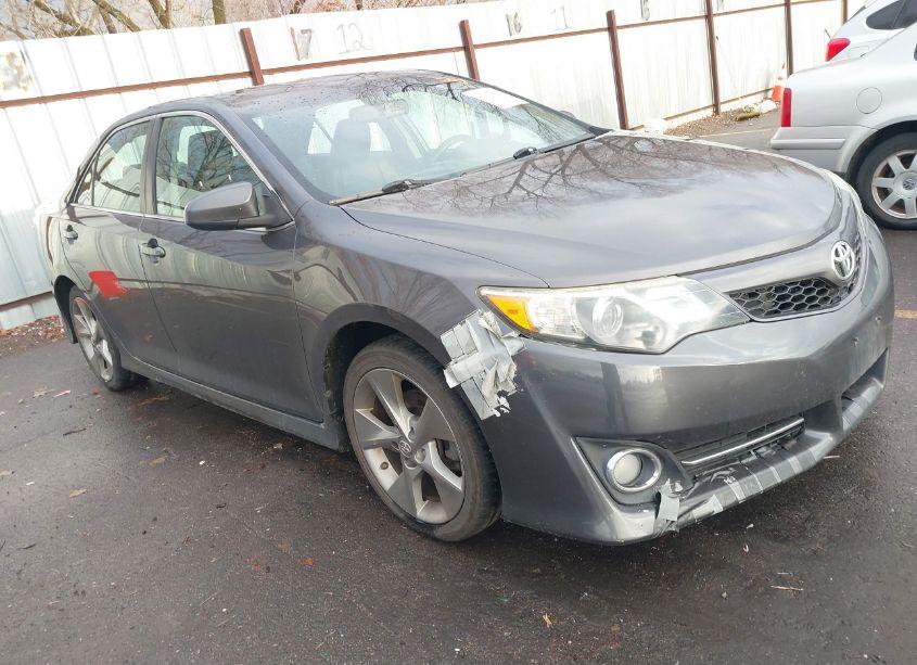 2013 Toyota Camry SE V6 (VIN 4T1BK1FK4DU529804) main photo