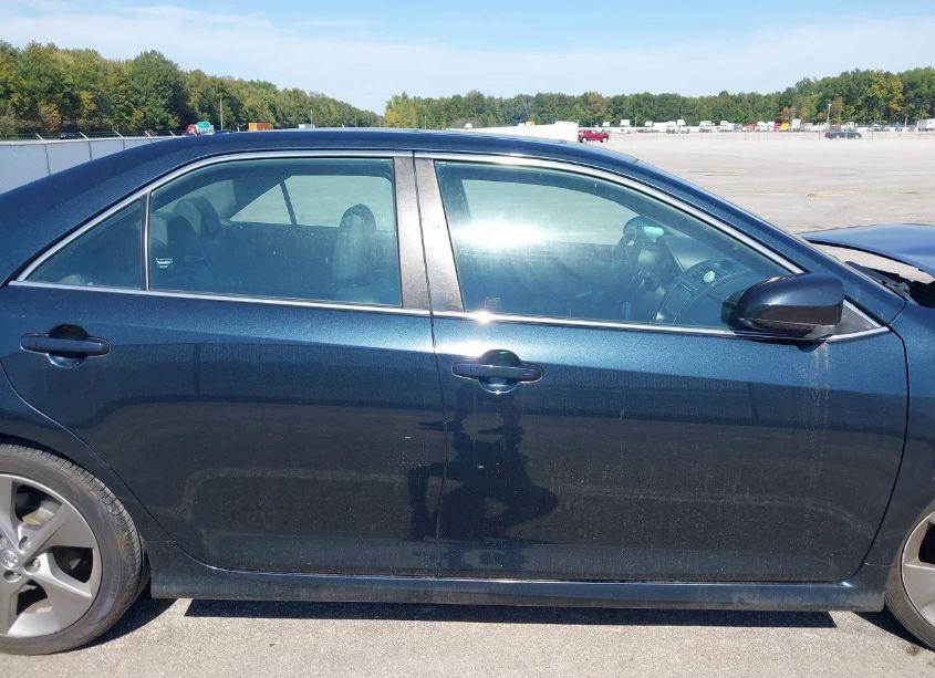 Photo 13 of 2014 Toyota Camry SE V6 (VIN 4T1BK1FK4EU548080)