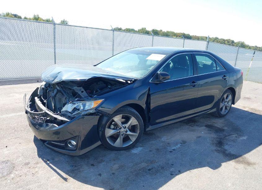 Photo 2 of 2014 Toyota Camry SE V6 (VIN 4T1BK1FK4EU548080)