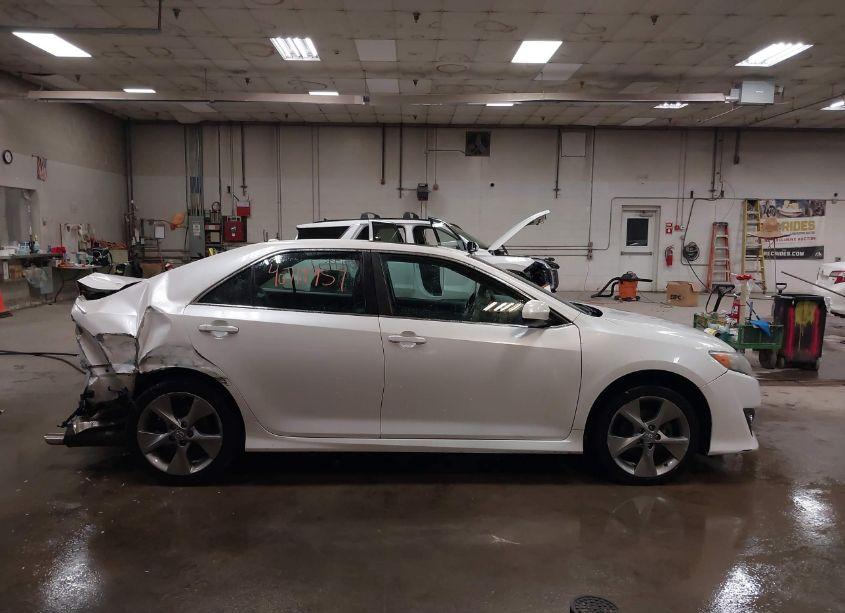 Photo 14 of 2014 Toyota Camry SE V6 (VIN 4T1BK1FK5EU553191)