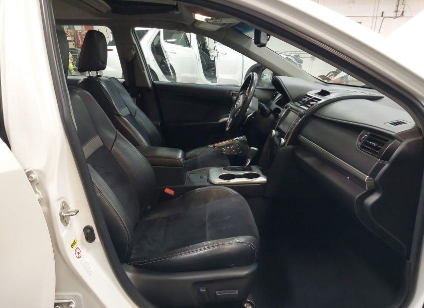 Photo 5 of 2014 Toyota Camry SE V6 (VIN 4T1BK1FK5EU553191)