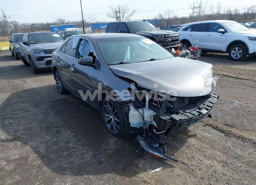 2016 Toyota Camry XSE V6 (VIN 4T1BK1FK5GU576540) main photo