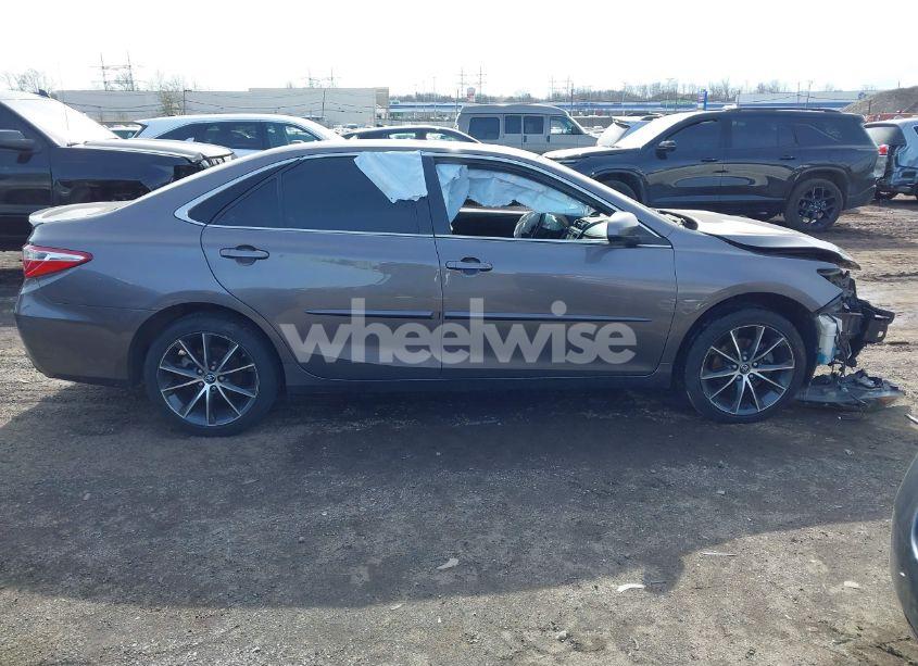 Photo 13 of 2016 Toyota Camry XSE V6 (VIN 4T1BK1FK5GU576540)