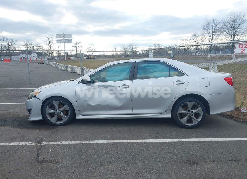 Photo 14 of 2012 Toyota Camry SE V6 (VIN 4T1BK1FK6CU005634)