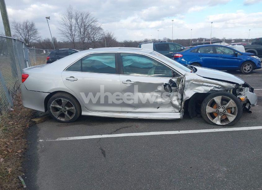 Photo 4 of 2012 Toyota Camry SE V6 (VIN 4T1BK1FK6CU005634)