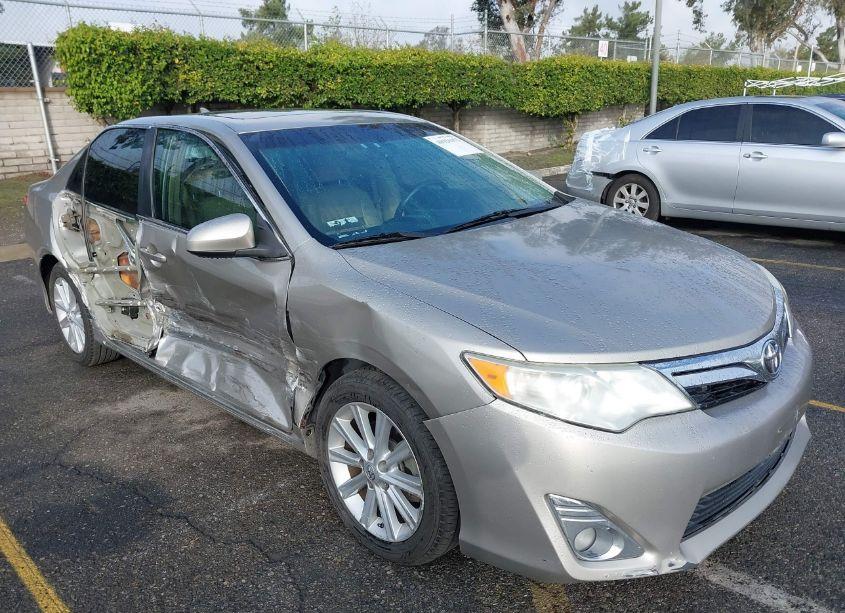 2013 Toyota Camry XLE V6 (VIN 4T1BK1FK6DU530470) main photo