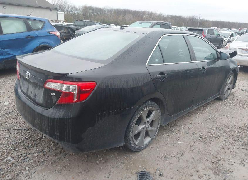 Photo 4 of 2014 Toyota Camry SE V6 (VIN 4T1BK1FK6EU542510)