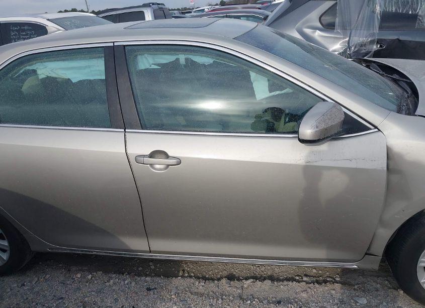 Photo 12 of 2014 Toyota Camry XLE V6 (VIN 4T1BK1FK6EU543611)