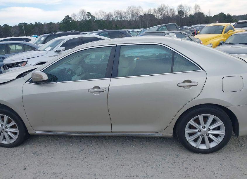 Photo 13 of 2014 Toyota Camry XLE V6 (VIN 4T1BK1FK6EU543611)