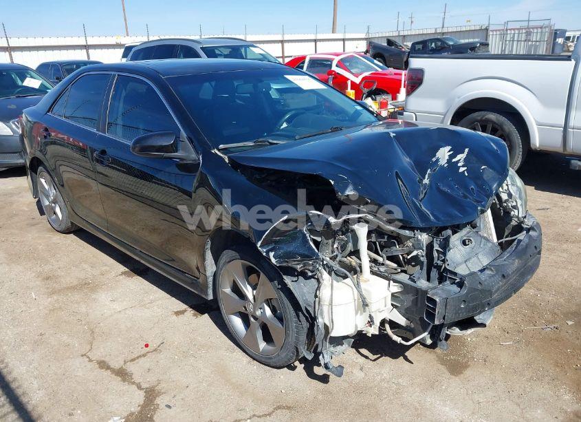 2014 Toyota Camry SE V6 (VIN 4T1BK1FK6EU547612) main photo