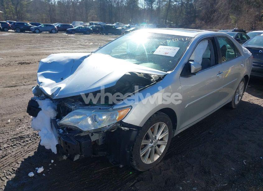 Photo 2 of 2014 Toyota Camry XLE V6 (VIN 4T1BK1FK6EU548176)