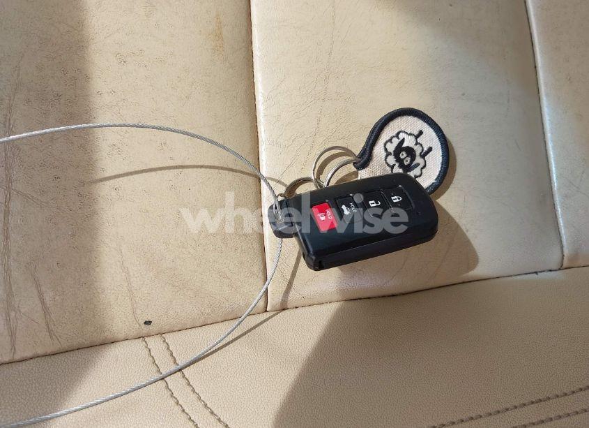 Photo 11 of 2016 Toyota Camry XLE V6 (VIN 4T1BK1FK6GU576398)