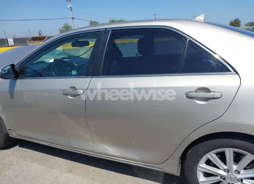 Photo 15 of 2014 Toyota Camry XLE V6 (VIN 4T1BK1FK7EU540443)