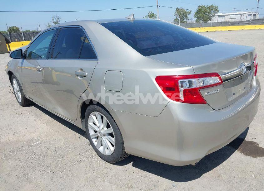 Photo 3 of 2014 Toyota Camry XLE V6 (VIN 4T1BK1FK7EU540443)