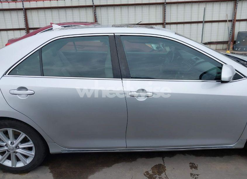 Photo 13 of 2014 Toyota Camry XLE V6 (VIN 4T1BK1FK7EU540975)