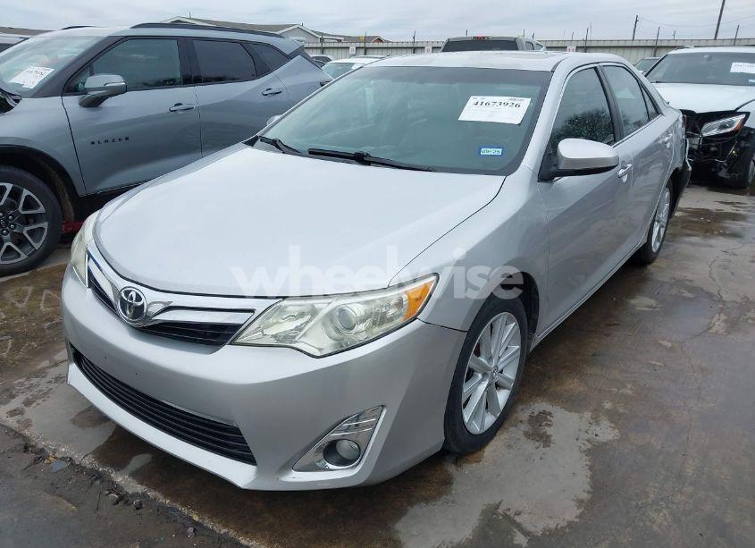 Photo 2 of 2014 Toyota Camry XLE V6 (VIN 4T1BK1FK7EU540975)