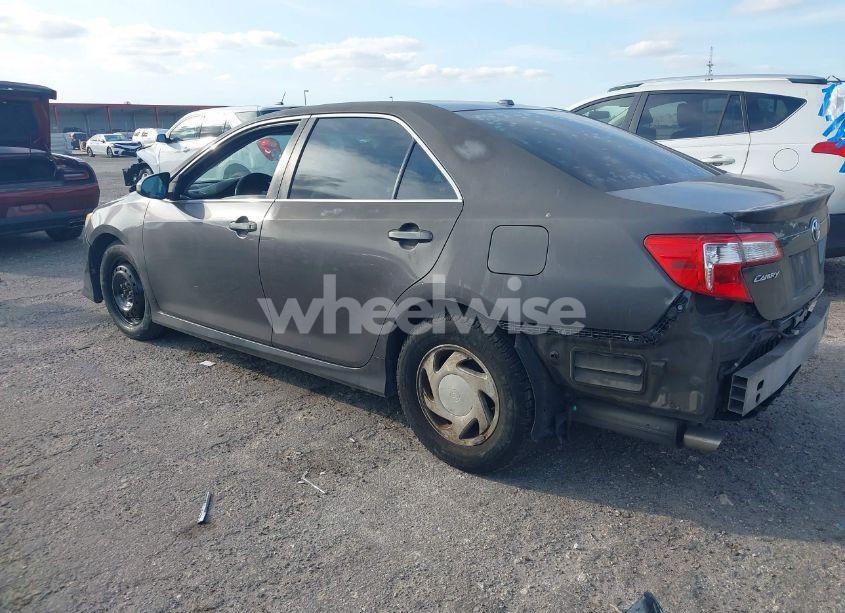 Photo 3 of 2014 Toyota Camry SE V6 (VIN 4T1BK1FK7EU541415)